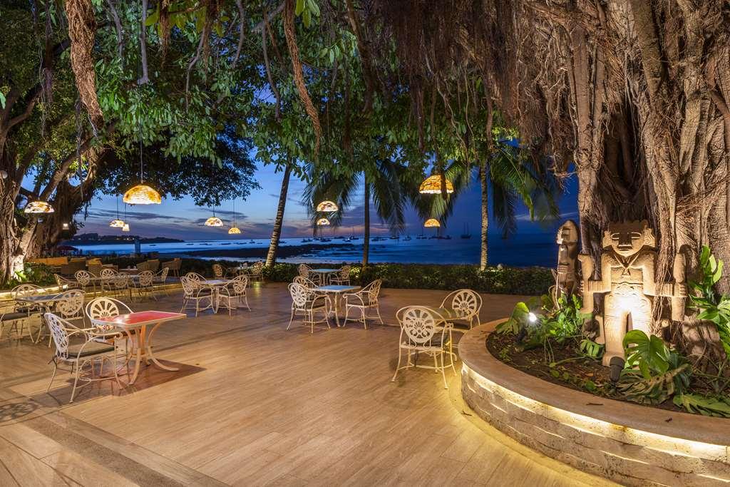 Hotel Tamarindo Diria Beach Resort المطعم الصورة