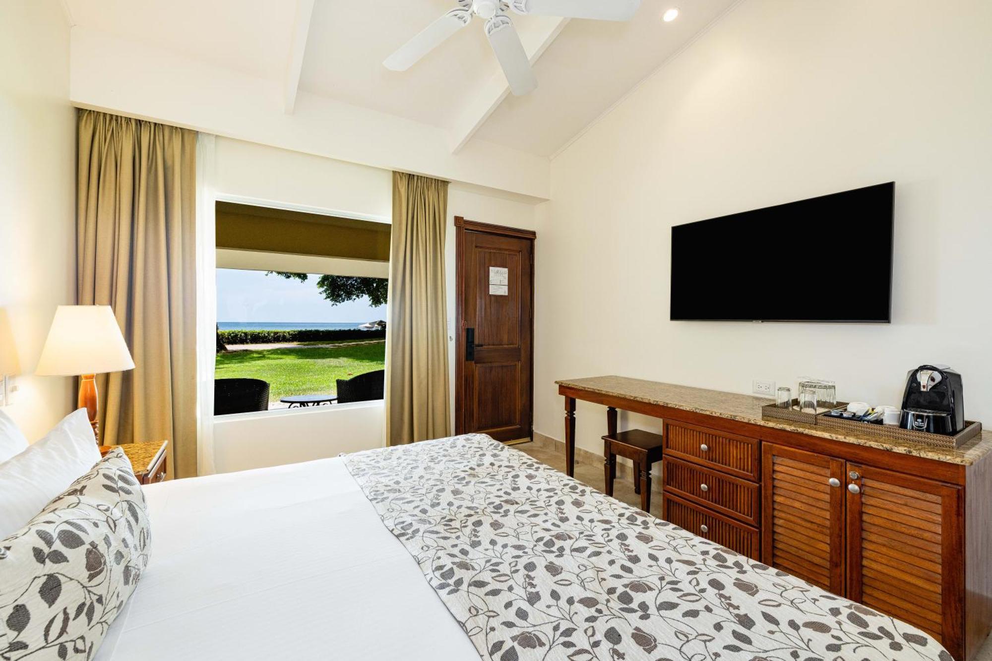 Hotel Tamarindo Diria Beach Resort الغرفة الصورة