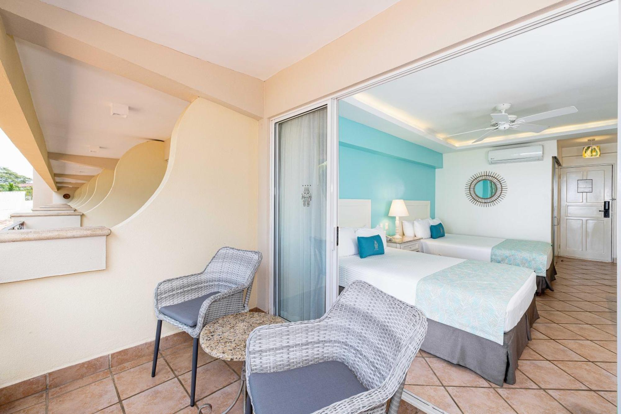 Hotel Tamarindo Diria Beach Resort الغرفة الصورة